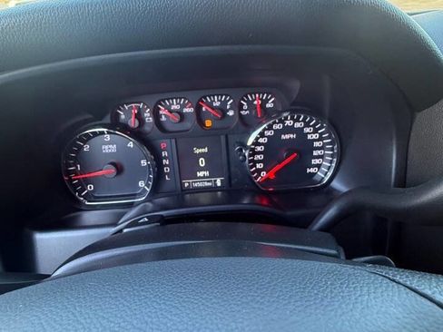 Used 2018 Chevrolet Silverado 1500 Custom w/ Custom Value Package image 10