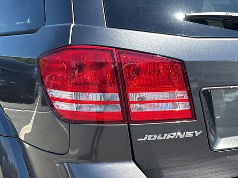 Used 2020 Dodge Journey SE w/ SE Popular Equipment Group FWD image 24