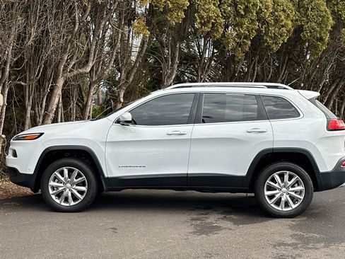 Used 2017 Jeep Cherokee Limited w/ Luxury Group image 7