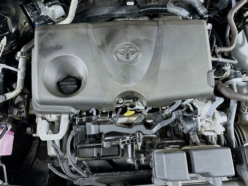 Used 2024 Toyota RAV4 XLE image 31