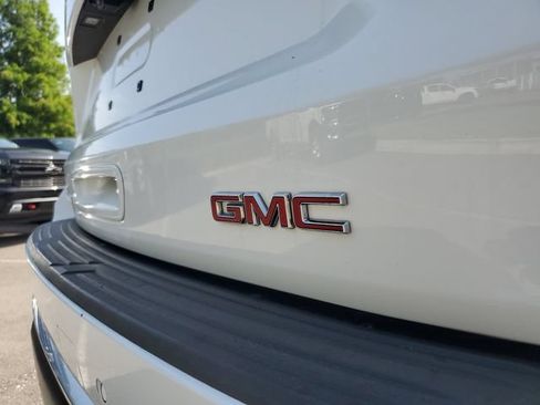 Used 2025 GMC Yukon XL Denali AWD/4WD image 6