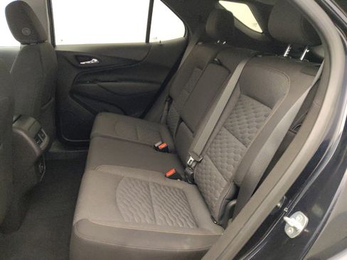 Used 2021 Chevrolet Equinox LT w/ Driver Convenience Package image 18