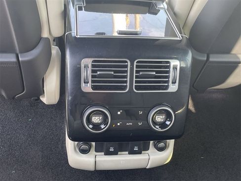 Used 2020 Land Rover Range Rover Long Wheelbase HSE image 17