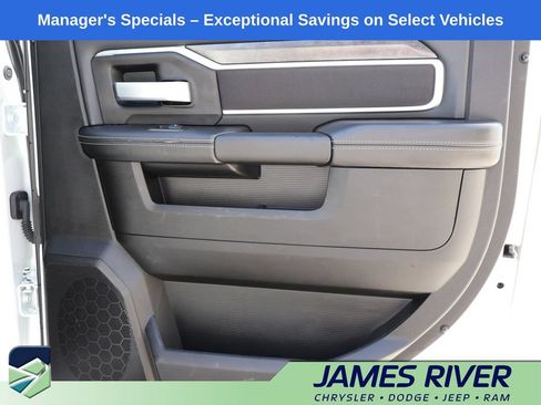 Used 2024 RAM 3500 Big Horn AWD/4WD image 11