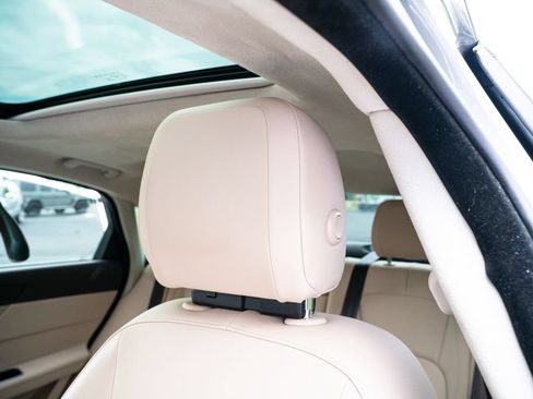 Used 2020 Jaguar XF Premium RWD image 30