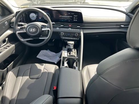 New 2026 Hyundai Elantra Limited FWD image 9