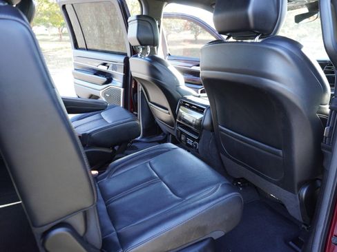 Used 2022 Jeep Wagoneer Series III w/ Premium Group I image 37