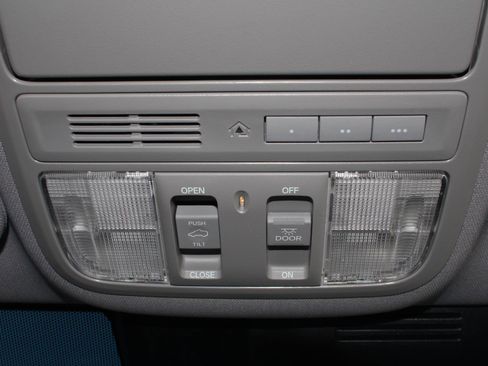 Used 2021 Honda CR-V Touring image 13