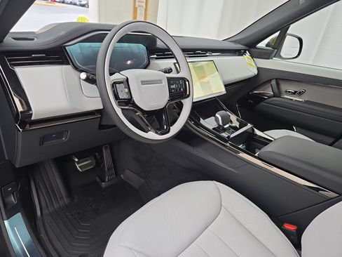 New 2026 Land Rover Range Rover Sport Dynamic SE image 16