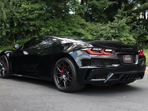 Used 2024 Chevrolet Corvette Z06 image 2
