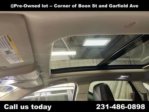 Used 2018 Cadillac XT5 Premium Luxury AWD/4WD image 13