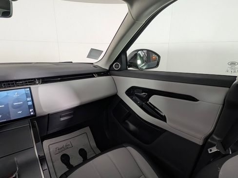 Used 2025 Land Rover Range Rover Evoque Dynamic SE image 23