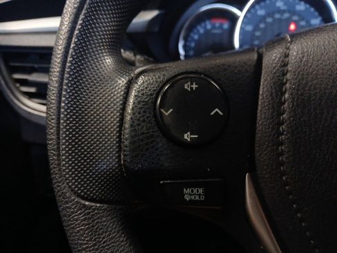 Used 2015 Toyota Corolla L image 16