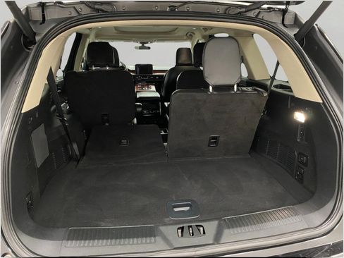 Used 2023 Lincoln Aviator Reserve w/ Equipment Group 201A AWD/4WD image 6