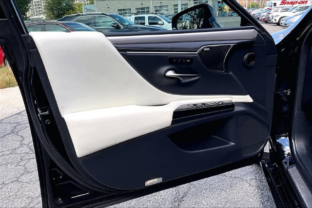 Used 2022 Lexus ES 350 F Sport w/ Accessory Package FWD image 18