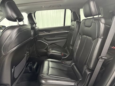 Used 2021 Jeep Grand Cherokee L Limited AWD/4WD image 10