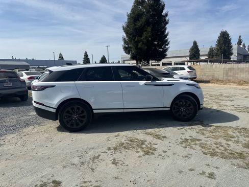 Used 2018 Land Rover Range Rover Velar R-Dynamic SE image 4