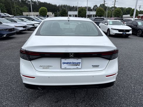 Certified 2025 Honda Accord Touring image 9