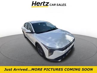 Used 2025 Kia K4 LXS video 1