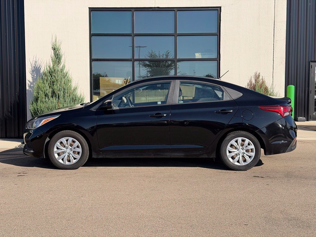 Used 2018 Hyundai Accent SE FWD image 2
