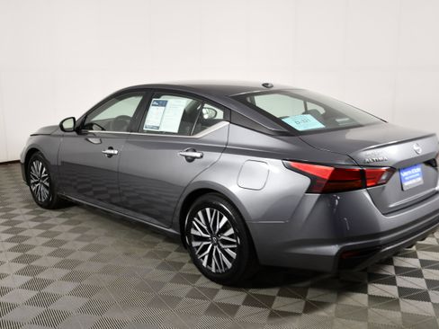 Used 2024 Nissan Altima 2.5 SV FWD image 8