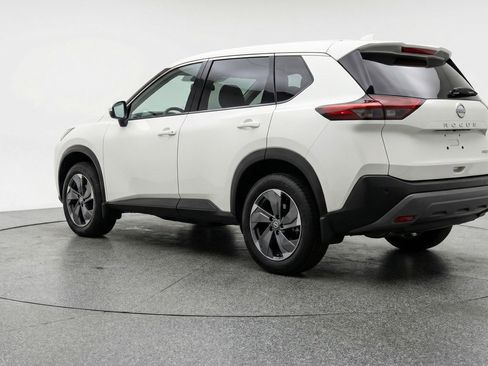 Used 2025 Nissan Rogue SV AWD/4WD image 6