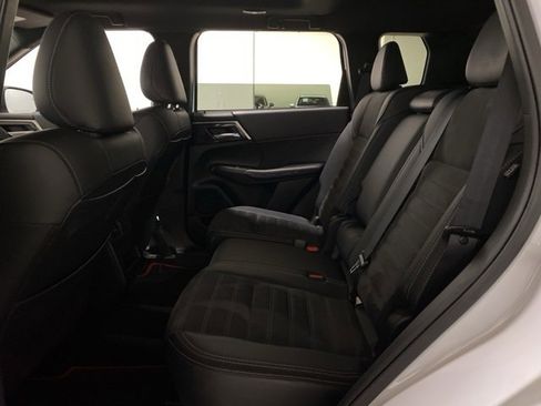 Used 2024 Mitsubishi Outlander Ralliart image 19