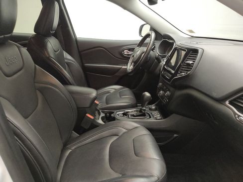Used 2019 Jeep Cherokee Limited AWD/4WD image 21