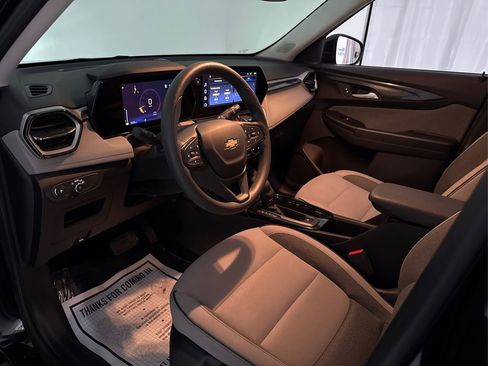 Used 2024 Chevrolet TrailBlazer LT image 37