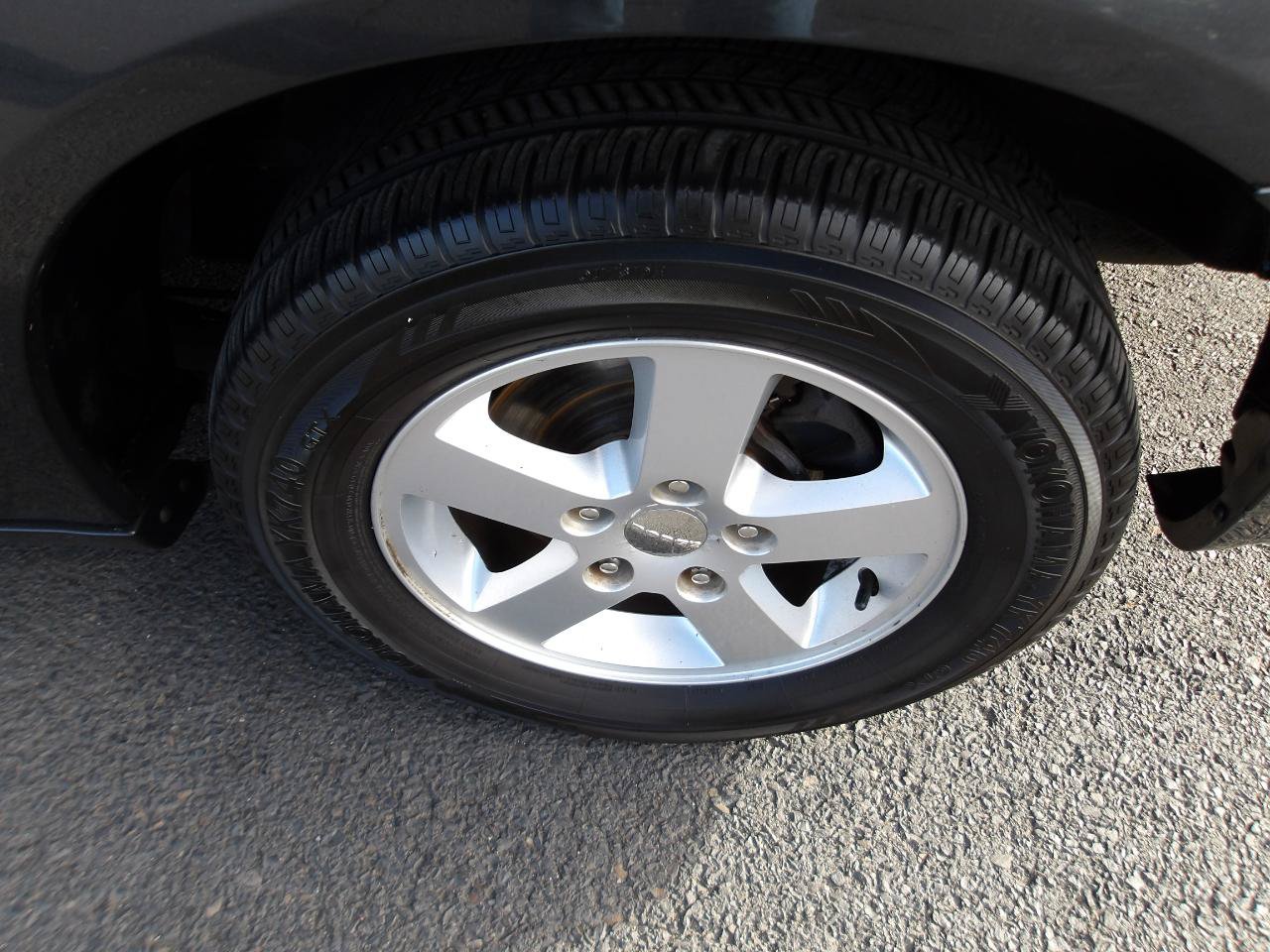 Used 2012 Dodge Grand Caravan SXT FWD image 24