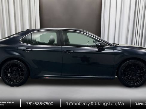 Used 2021 Toyota Camry SE w/ TRD Appearance Package (TMS) FWD image 4