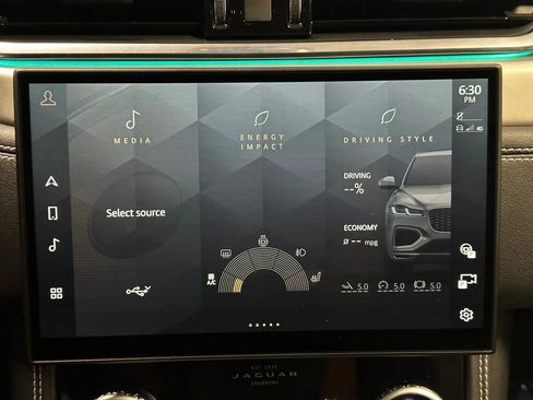 Used 2025 Jaguar F-PACE R-Dynamic S image 39