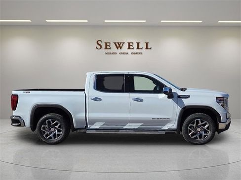 New 2026 GMC Sierra 1500 SLT image 5