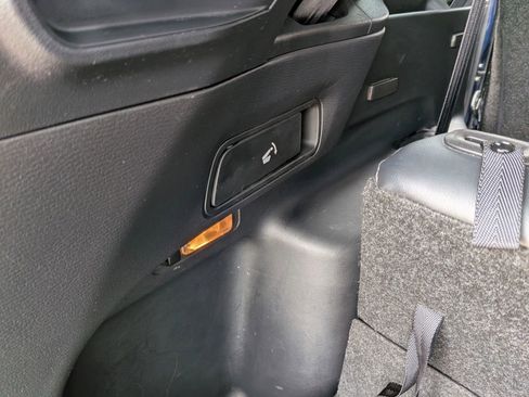 Used 2022 Mitsubishi Outlander SE image 34