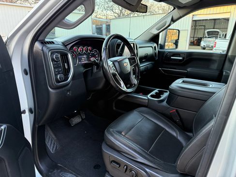 Used 2020 Chevrolet Silverado 2500 LTZ w/ LTZ Convenience Package image 8