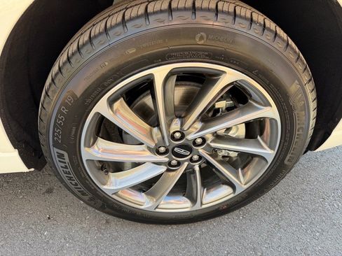 New 2026 Lincoln Corsair Grand Touring image 9