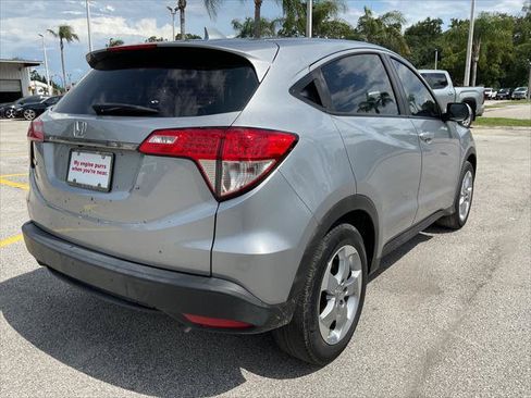 Used 2020 Honda HR-V LX image 6