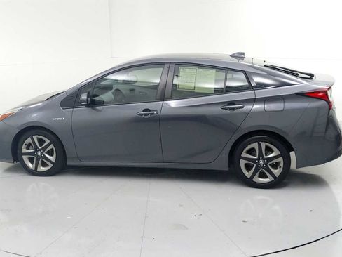 Used 2020 Toyota Prius XLE image 6