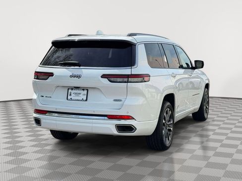 Used 2021 Jeep Grand Cherokee L Overland w/ Luxury Tech Group IV AWD/4WD image 3
