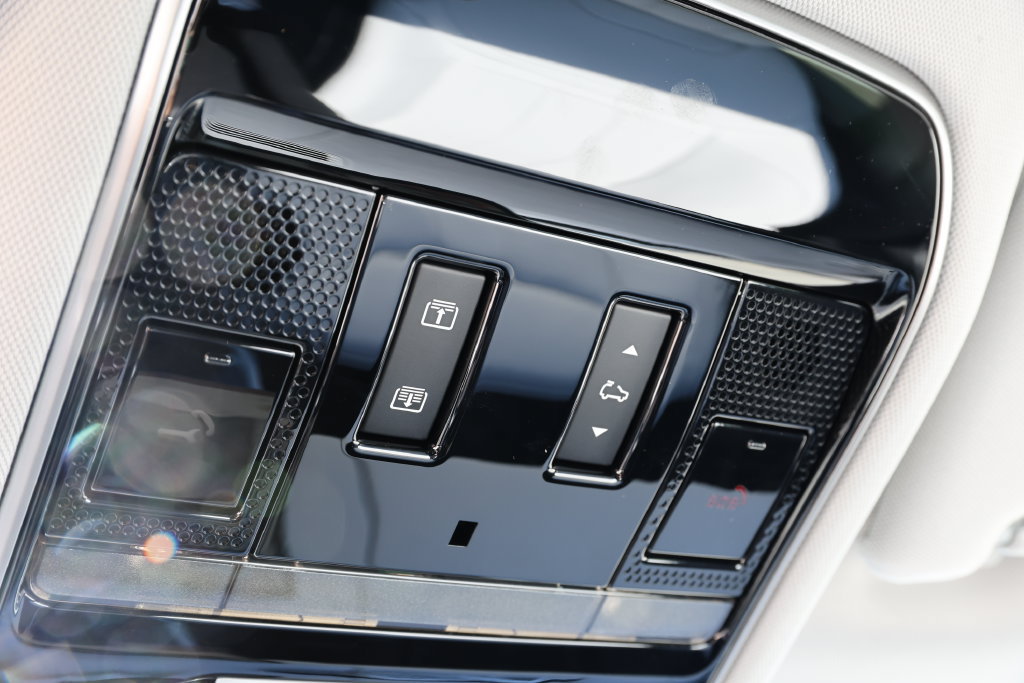 New 2026 Land Rover Range Rover Sport Dynamic SE AWD/4WD image 34