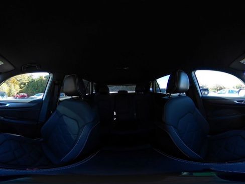 Used 2025 Volkswagen Atlas Cross Sport SE image 37