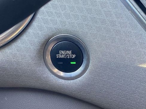 Used 2018 Chevrolet Malibu LT FWD image 23