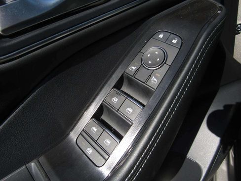 Used 2025 Nissan Rogue Platinum w/ Platinum Premium Package AWD/4WD image 24