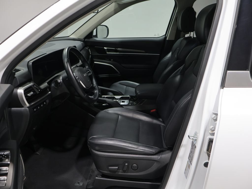 Used 2025 Kia Telluride S AWD/4WD image 11