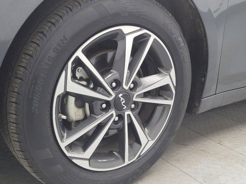 Used 2024 Kia Forte LXS image 31