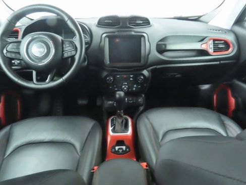 Used 2022 Jeep Renegade Trailhawk image 13