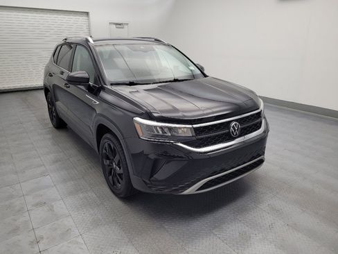 Used 2023 Volkswagen Taos SE w/ Black Wheel Package AWD/4WD image 13