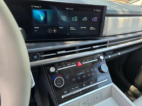 Used 2024 Hyundai Santa Fe SEL FWD image 15