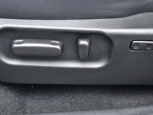 Used 2022 Toyota Tacoma Limited w/ Nightshade Package image 10