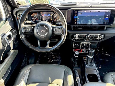 Used 2024 Jeep Gladiator Mojave w/ Technology Group image 25